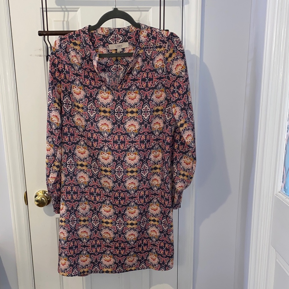 Ann Taylor Loft long sleeve shift shirt dress Gray Pink floral Small